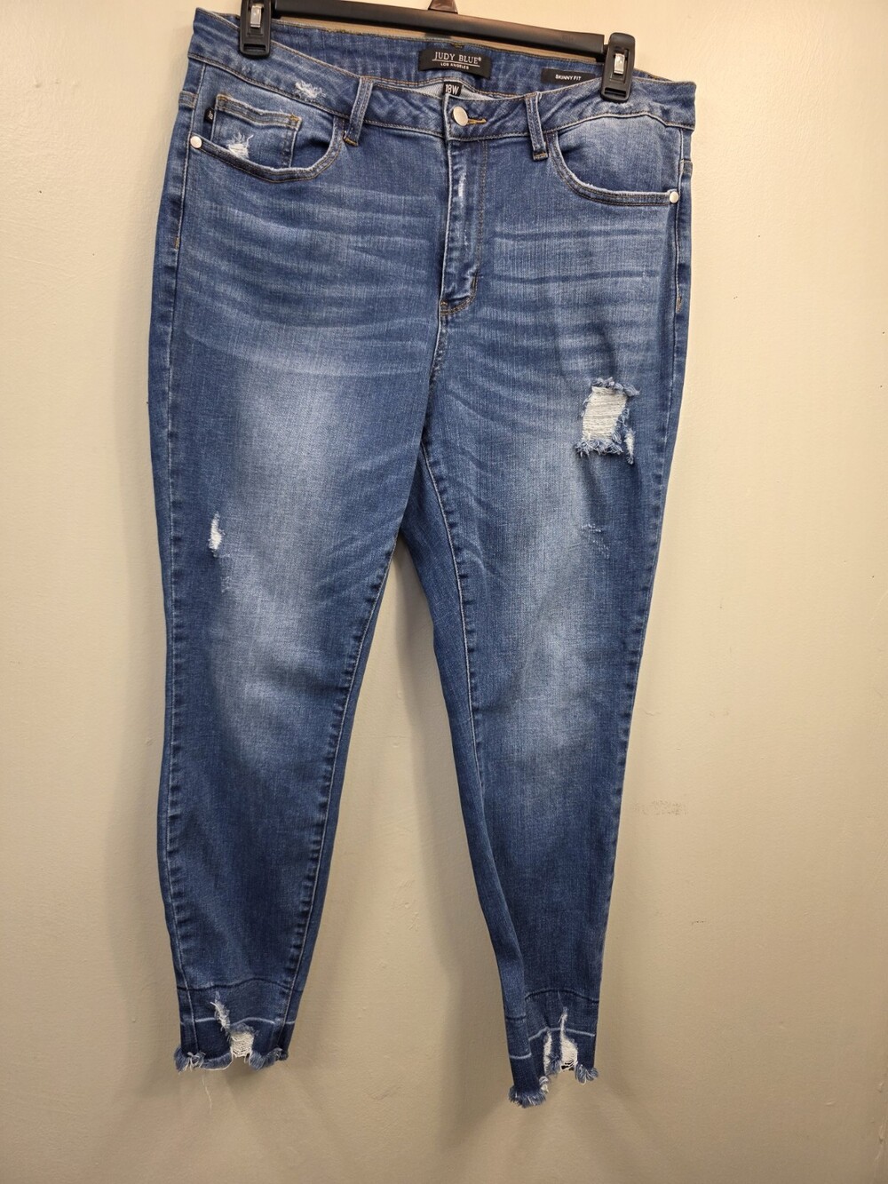 Judy Blue Women’s 18W Skinny Fit Distressed Raw Hem Jeans Stretch Denim